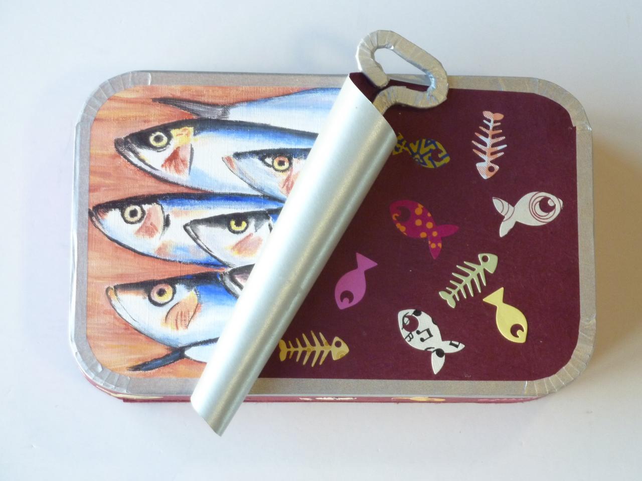 Boite de sardines en cartonnage